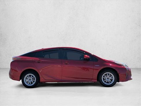 Used 2016 Toyota Prius Three image 4