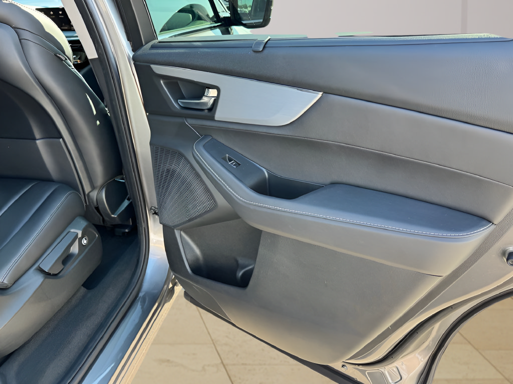 Used 2023 Acura MDX w/ Technology Package AWD/4WD image 30