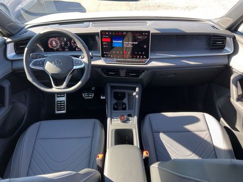 New 2026 Volkswagen Tiguan SE R-Line image 25