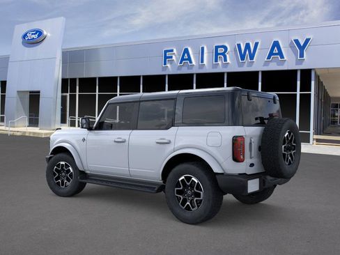 New 2025 Ford Bronco Outer Banks image 4
