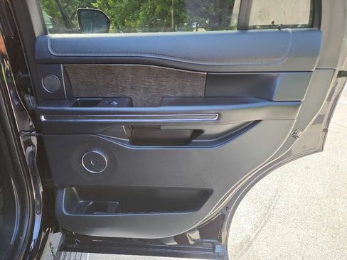 Used 2020 Ford Expedition Limited RWD image 36