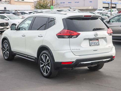 Used 2020 Nissan Rogue SL image 2