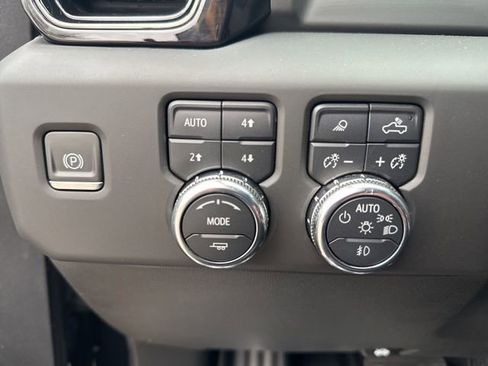 Used 2023 GMC Sierra 1500 AT4 w/ AT4 Premium Package image 34