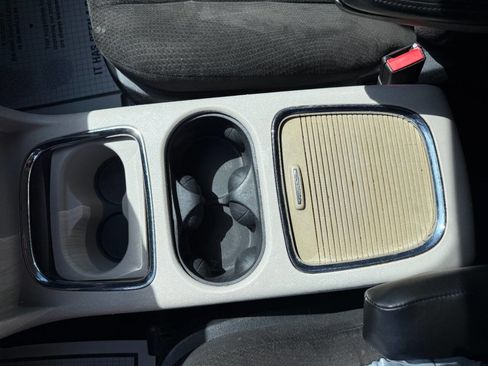 Used 2015 Dodge Grand Caravan SXT w/ Security Group image 21