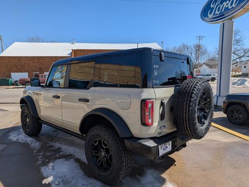 New 2026 Ford Bronco Badlands AWD/4WD image 8