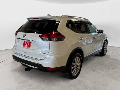 Used 2017 Nissan Rogue SV w/ SV Premium Package AWD/4WD image 6