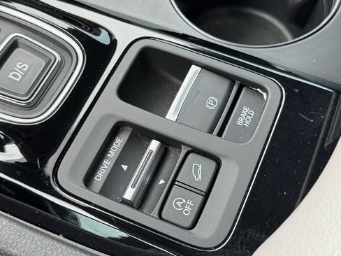 Used 2023 Honda Pilot EX-L image 25
