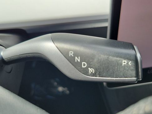 Used 2024 Tesla Model Y Long Range AWD/4WD image 41