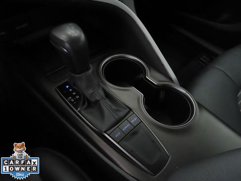 Used 2024 Toyota Camry SE image 18