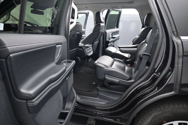 Used 2025 Ford Expedition Platinum AWD/4WD image 29