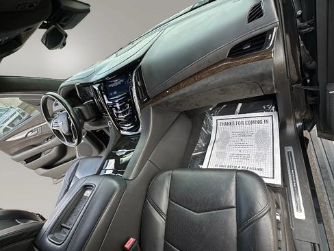 Used 2016 Cadillac Escalade Platinum RWD image 26