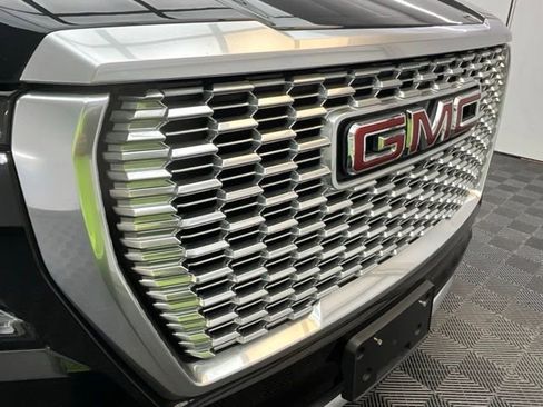 Used 2021 GMC Yukon XL Denali w/ Denali Premium Package AWD/4WD image 27