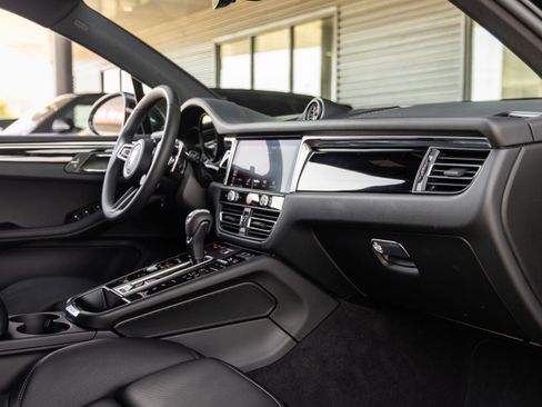 New 2026 Porsche Macan image 49