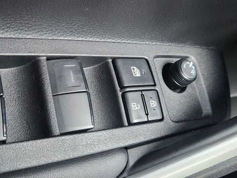 Used 2026 Toyota Corolla Cross XLE w/ Convenience Package FWD image 35