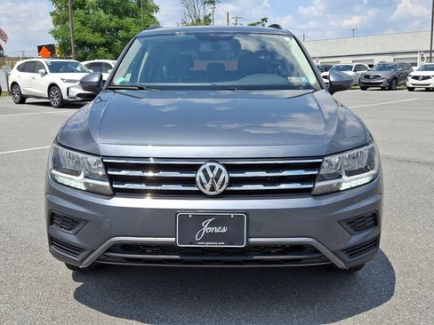 Used 2020 Volkswagen Tiguan SE w/ Panoramic Sunroof Package AWD/4WD image 2