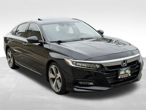 Used 2018 Honda Accord Touring image 3