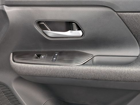 New 2026 Nissan Kicks SV w/ SV Premium Package FWD image 30