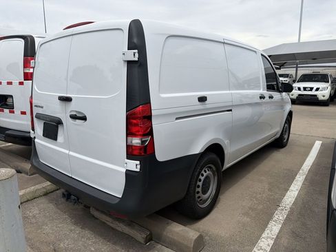 Used 2023 Mercedes-Benz Metris image 3