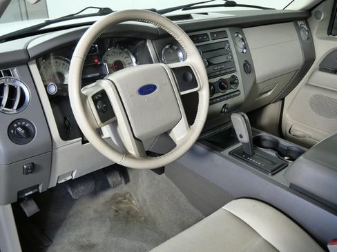 Used 2014 Ford Expedition XL AWD/4WD image 3