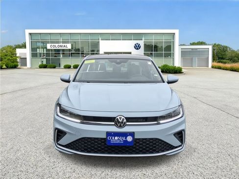 New 2026 Volkswagen Jetta SE FWD image 3