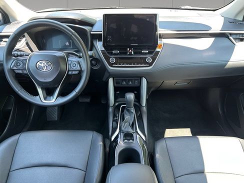Used 2025 Toyota Corolla Cross XLE AWD/4WD image 12