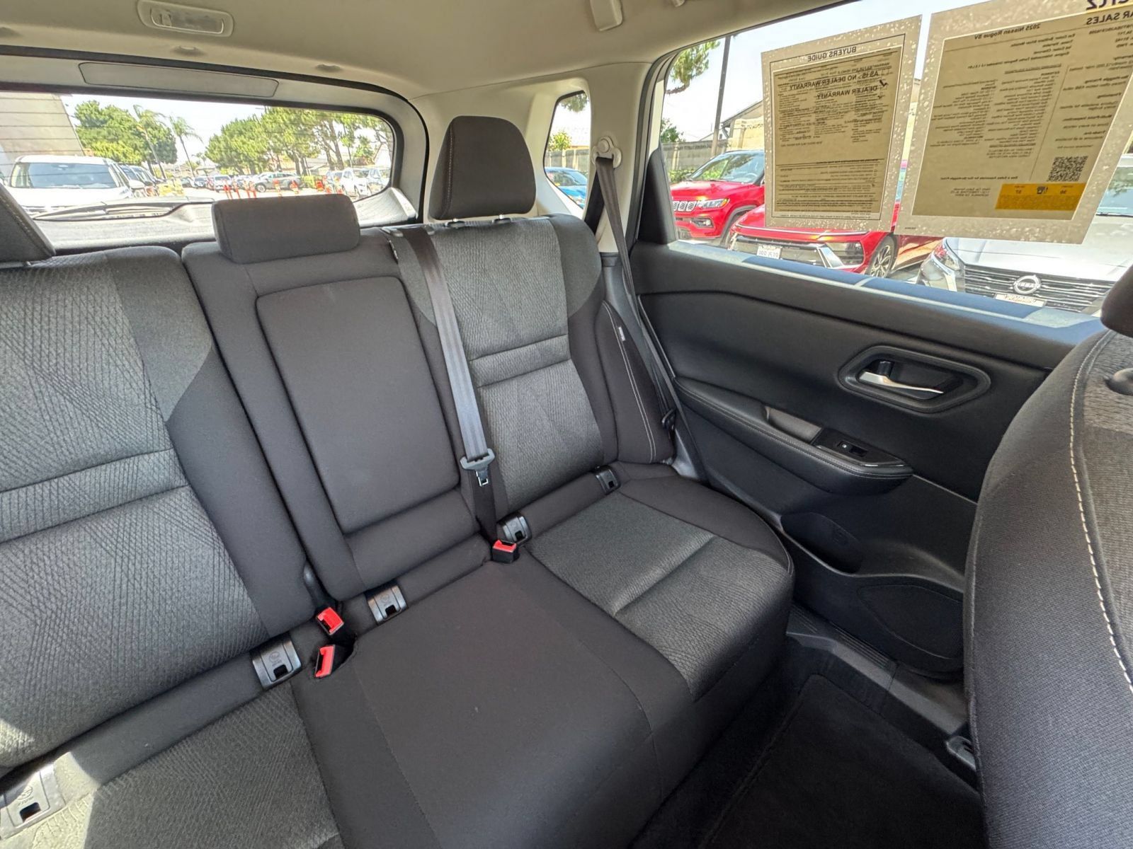 Used 2025 Nissan Rogue SV FWD image 38