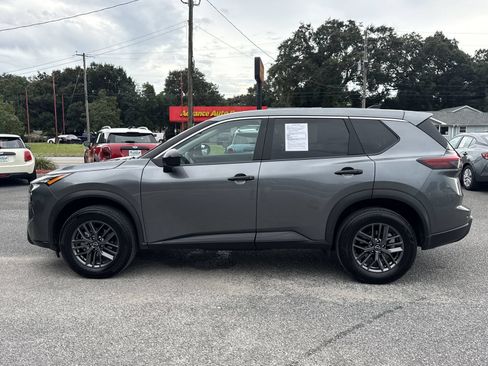 Used 2025 Nissan Rogue S FWD image 2