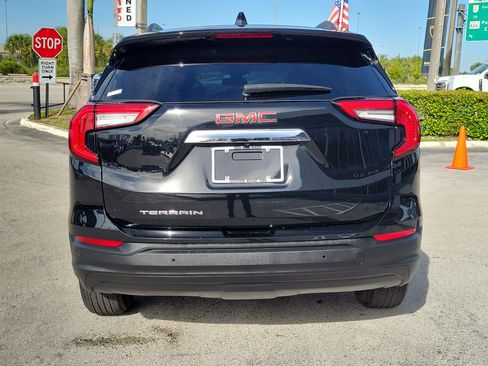 Used 2023 GMC Terrain SLE w/ Driver Convenience Package FWD image 6