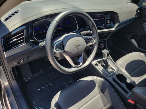 Used 2024 Volkswagen Jetta SE FWD image 14