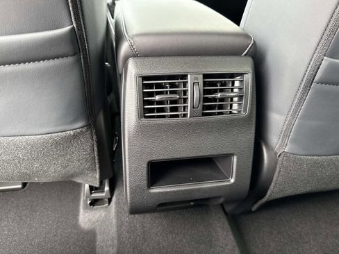 New 2026 Mitsubishi Outlander SE FWD image 17