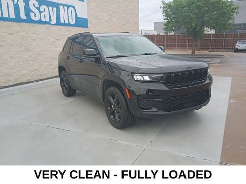 Used 2023 Jeep Grand Cherokee Altitude RWD image 6