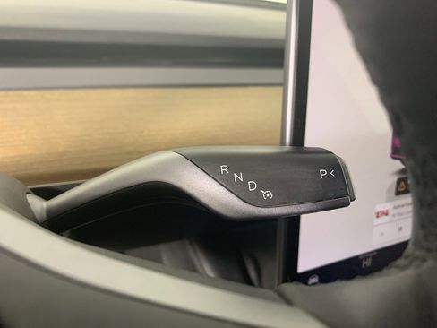 Used 2022 Tesla Model Y Performance image 17
