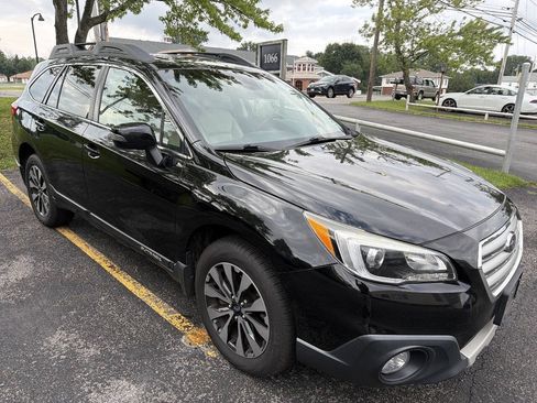 Used 2017 Subaru Outback 3.6R Limited AWD/4WD image 2