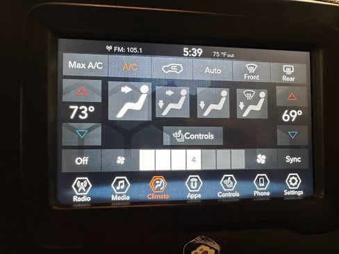 Used 2019 Jeep Renegade Altitude w/ Quick Order Package 2XM AWD/4WD image 37
