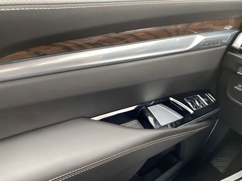 Certified 2025 Cadillac Escalade Sport Platinum w/ LPO, ONYX Package AWD/4WD image 28