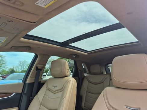 Used 2017 Cadillac XT5 Platinum AWD/4WD image 29