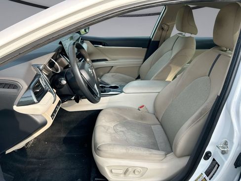 Used 2024 Toyota Camry LE FWD image 11