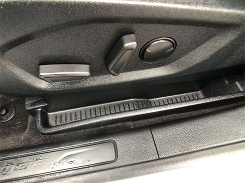 Used 2020 Ford Edge SEL image 12