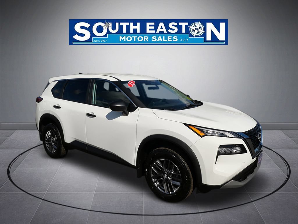 Used 2023 Nissan Rogue S AWD/4WD image 2