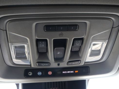 Used 2023 GMC Sierra 1500 SLT w/ SLT Premium Package AWD/4WD image 34