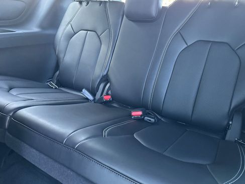 New 2026 Chrysler Pacifica Select image 15