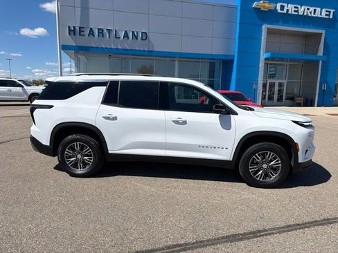 Used 2024 Chevrolet Traverse LT AWD/4WD image 23