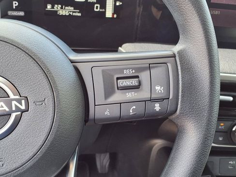 Used 2025 Nissan Kicks SV FWD image 28