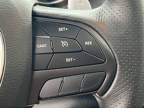 Used 2018 Dodge Challenger R/T image 29