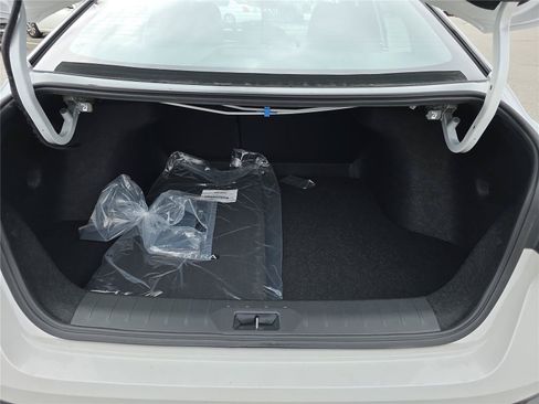 New 2026 Nissan Sentra SR w/ Floor Mat Package FWD image 30