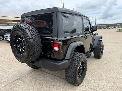 Used 2022 Jeep Wrangler Sport AWD/4WD image 7