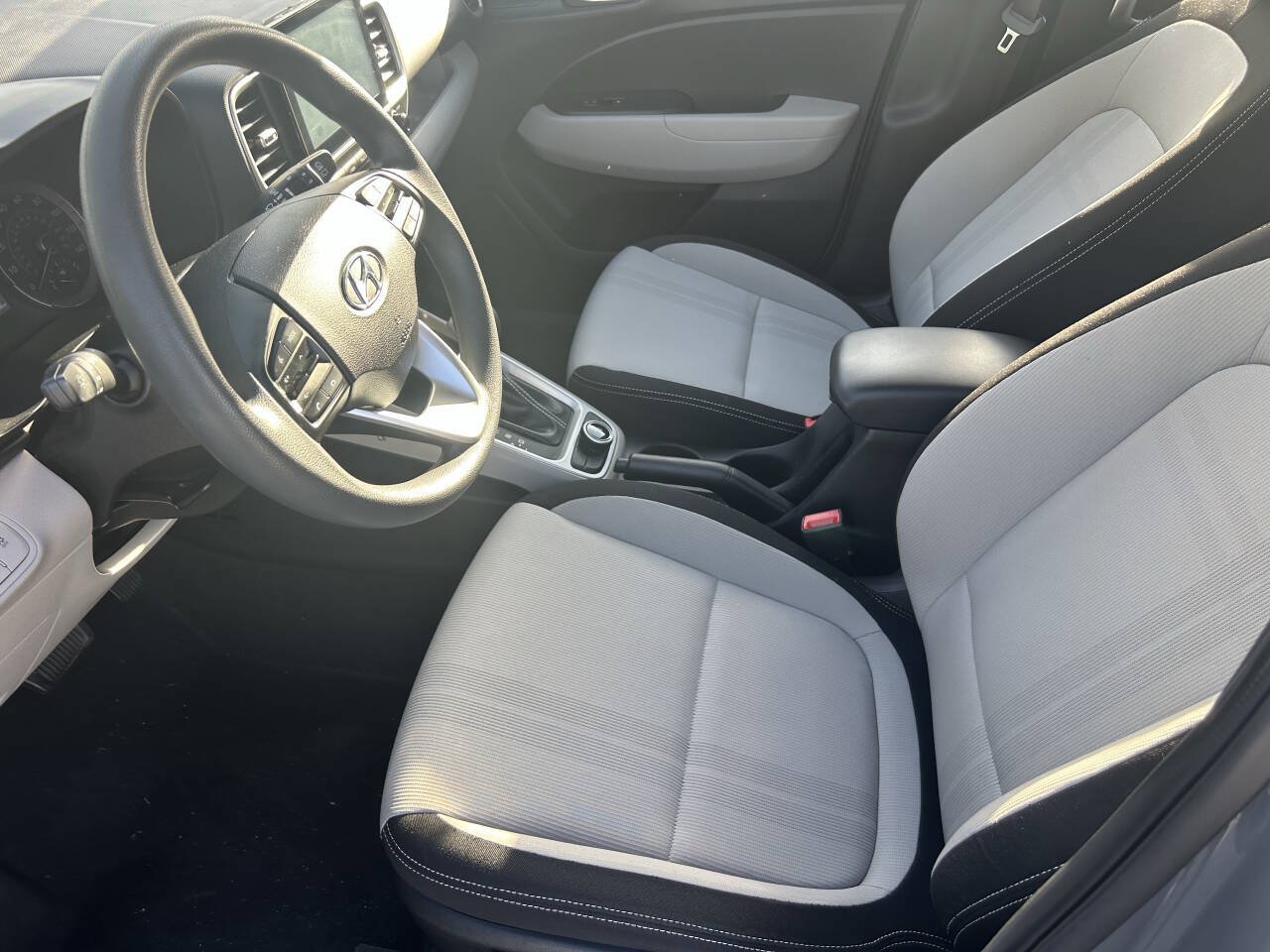 Used 2020 Hyundai Venue SEL FWD image 11