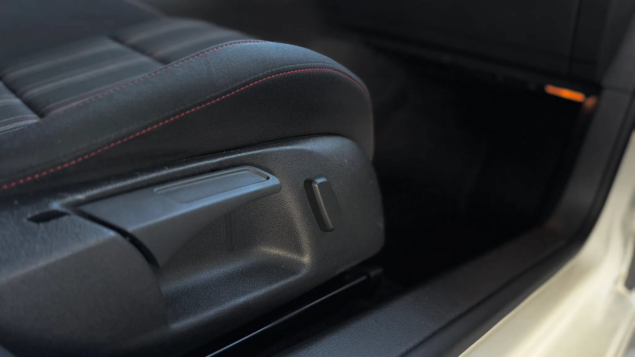 Used 2011 Volkswagen GTI 4-Door FWD image 51