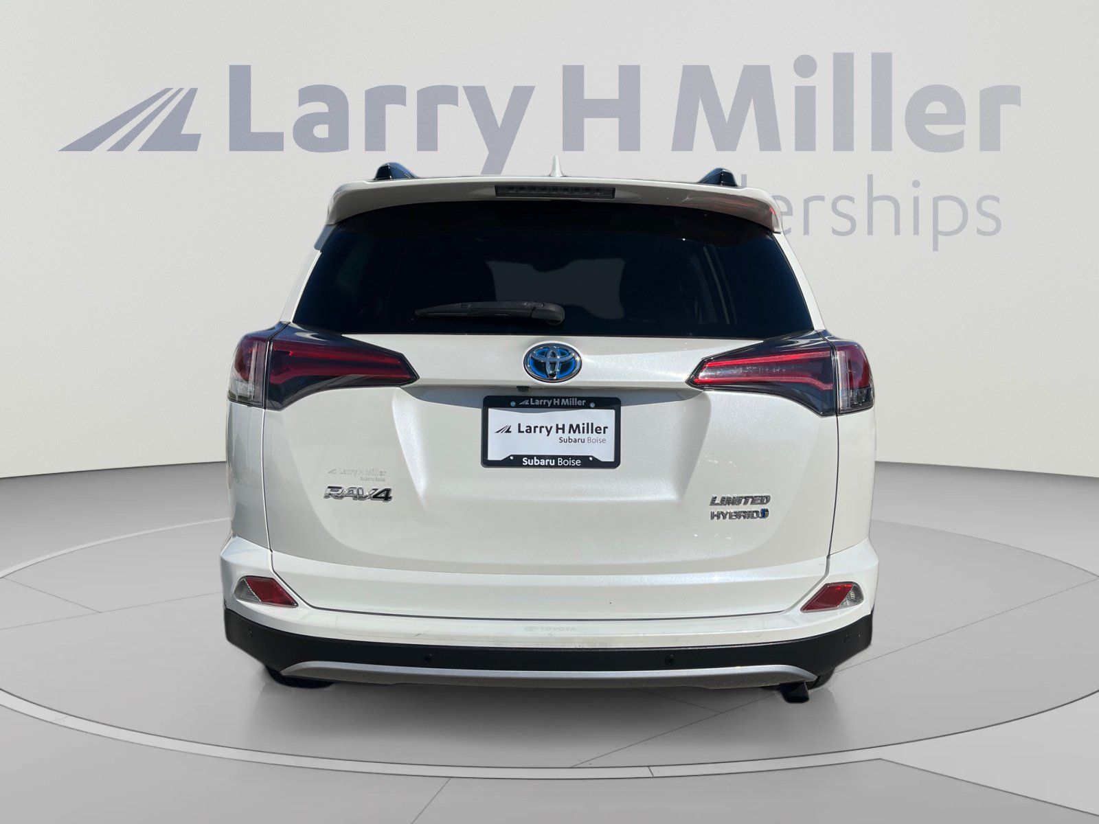 Used 2018 Toyota RAV4 Limited w/ Advanced Technology Package AWD/4WD image 4