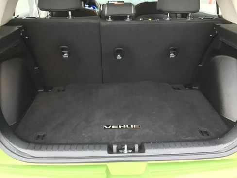 Used 2024 Hyundai Venue SEL image 14